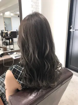 セミロング カラー Zina 難波所属・YUDA 湯田のヘアスタイル