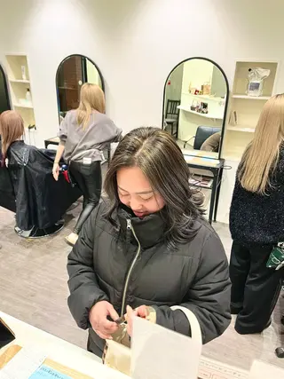 セミロング カラー cocotte🫧 絹村 琴美のヘアスタイル