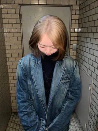 セミロング 室屋 鈴音のヘアスタイル