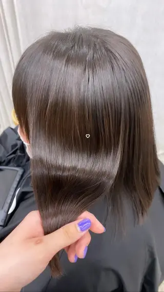 ミディアム kvell by urban.所属・KVELL ユナのヘアスタイル