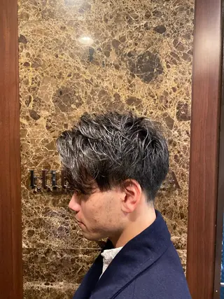 ミディアム パーマ メンズ ヒロ銀座ヘアーサロン 銀座一丁目店所属・HIRO GINZA 銀座一丁目店のヘアスタイル