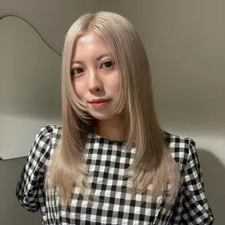 セミロング nonoka/ ブリーチ/モニカのヘアスタイル