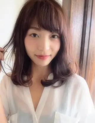 ミディアム カラー grand juteのヘアスタイル