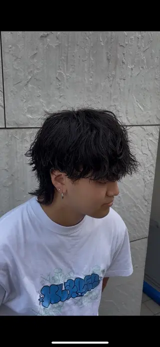 パーマ メンズハイトーン 北斗💍レイヤーのヘアスタイル