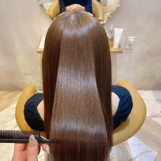 セミロング 代表山口ひな 髪質改善のプロのヘアスタイル