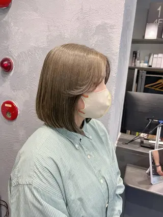 ミディアム maya レイヤーカットのヘアスタイル