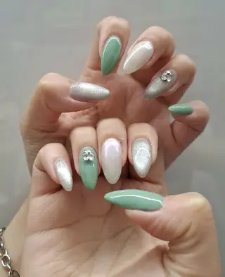 ネイル KURONOSUHAIRDESIGN所属・岡林 えりのネイルデザイン