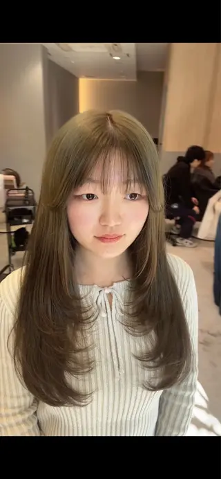 Riku 韓国風レイヤーカットのヘアスタイル