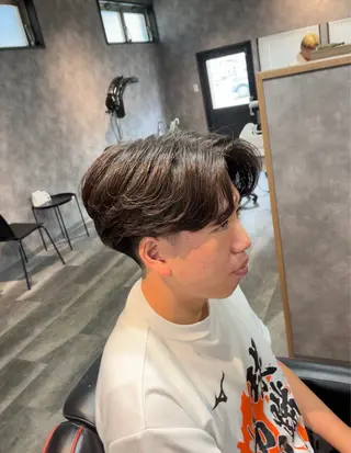 ショート SWELL-WHITE-所属・SWELL  高峰 将生  メンズ専門のヘアスタイル