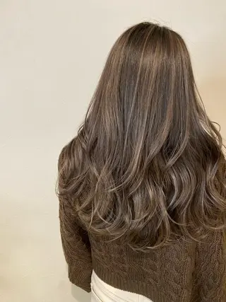 セミロング aini上本町 吉元直明のヘアスタイル