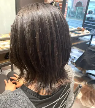 ミディアム 小林 愛花のヘアスタイル