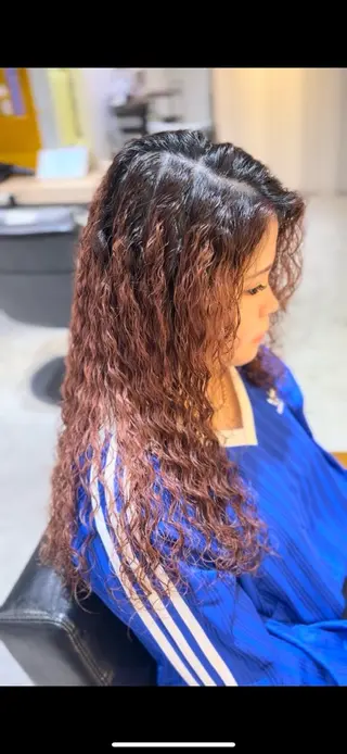 ロング パーマ ひなの/透明感 カラー/レイヤーのヘアスタイル