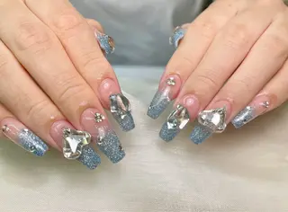 ネイル アヤメネイル 最新チップスカルプのネイルデザイン