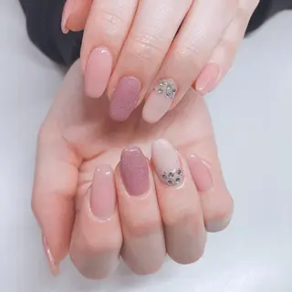 ネイル Lily Roseスタッフ一同のマツエク・マツパデザイン