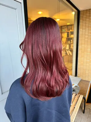 ロング カラー ツキダテ ユイのヘアスタイル