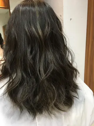 ミディアム カラー 白髪ぼかしハイライト 柳川拓哉のヘアスタイル