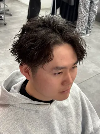 ミディアム カラー パーマ メンズ メンズパーマ特化 🔥韓国ヘア職人🔥のヘアスタイル