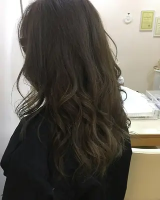 カラー EMANON名古屋所属・美谷添（ミヤゾエ） まどか大人ヘアサロンのヘアスタイル