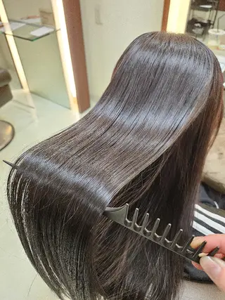 ロング カラー 臼井 早智のヘアスタイル