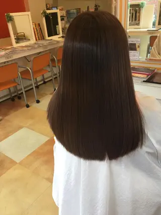 セミロング イプス ビューティーのヘアスタイル