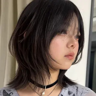 ミディアム 岸本 理希のヘアスタイル