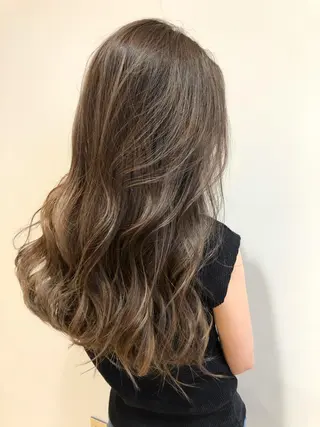 ロング カラー 飯泉 春乃のヘアスタイル