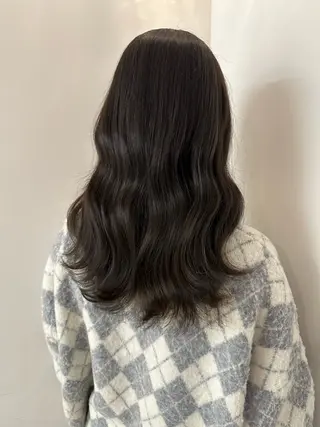 ロング カラー 安丸 結夏のヘアスタイル