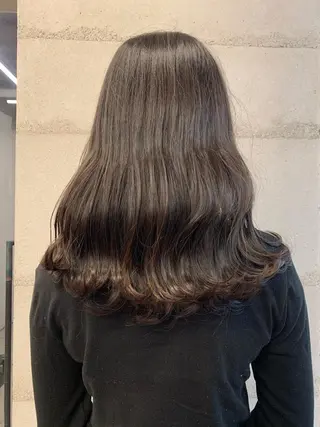 ロング カラー 透明感/オリーブ/ グレージュ/YUKAのヘアスタイル