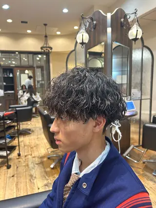 パーマ メンズ 🐲ツイスパ🐲 フェード/龍のヘアスタイル