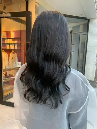 ロング カラー hair make DAISY LOTUS所属・MAYU🪡 透明感カラー/耳ツボのヘアスタイル