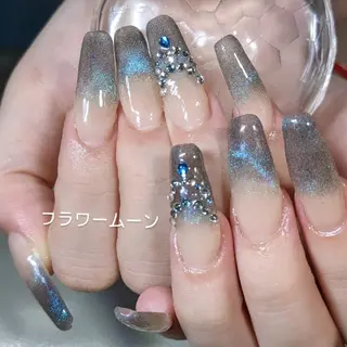 ネイル フラワー ムーンのネイルデザイン