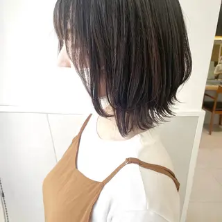 ミディアム カラー 齋藤 咲のヘアスタイル