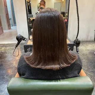 セミロング Colore（コローレ）所属・顔タイプ/ダブルカラ ー/りりかのヘアスタイル