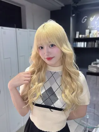 ロング カラー 大阪ハイトーン/ ピンク/ かえでのヘアスタイル