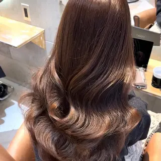 ロング としき/韓国/透明 感カラー/美髪矯正のヘアスタイル