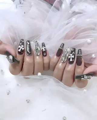 ネイル Hina 池袋 長だしチップ専門店のネイルデザイン