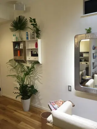 MAKEーUP WARMメーキャップウォーム所属・MAKEーUP WARMのヘアスタイル