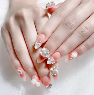 ネイル KARI ネイルサロンのネイルデザイン