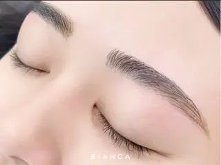 アイブロウ 岩松 沙耶のネイルデザイン