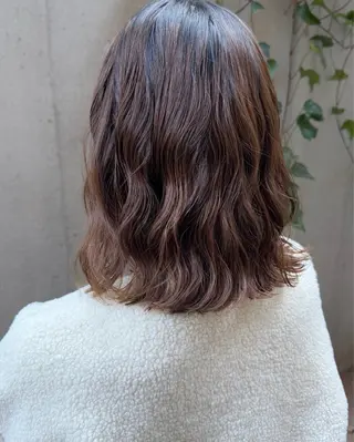 ミディアム パーマ 大橋 芽衣のヘアスタイル