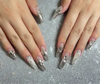 ネイル VIERU 🌈🎀💖のネイルデザイン