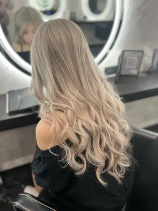 ロング 山北 優姫のヘアスタイル