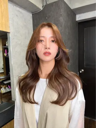 ロング カラー パーマ ヘアアレンジ foi. フォワ所属・🇰🇷韓国トレンド ヘア🇰🇷高田のヘアスタイル