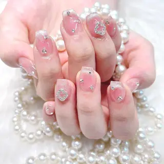 ネイル Go  Today シェアサロン 新宿Gratia店所属・杉山 栞のネイルデザイン