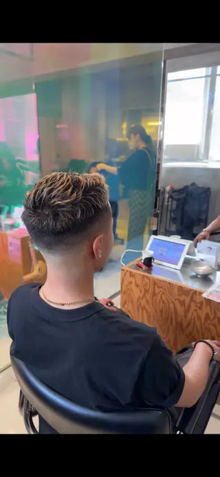 メンズ leo/ロング／ レイヤーカット⛈️のヘアスタイル