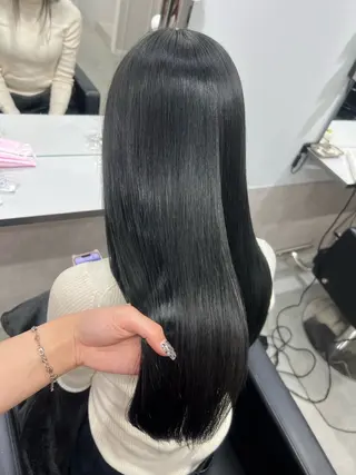 ロング maya レイヤーカットのヘアスタイル