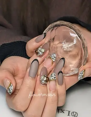 ネイル フラワー ムーンのネイルデザイン