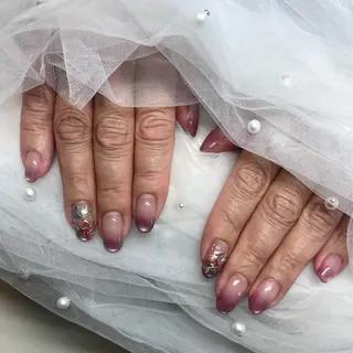 ネイル ピュアアクア所属・斧田 莉穂のネイルデザイン