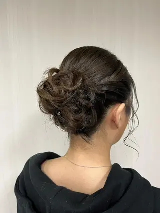 ミディアム ヘアアレンジ ウスイマイコ カット/ケアカラーのヘアスタイル