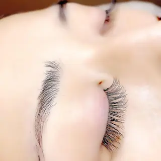 マツエク・マツパ RiCHE吉祥寺店所属・Yuriko⭐️ まつげ/眉毛のマツエク・マツパデザイン